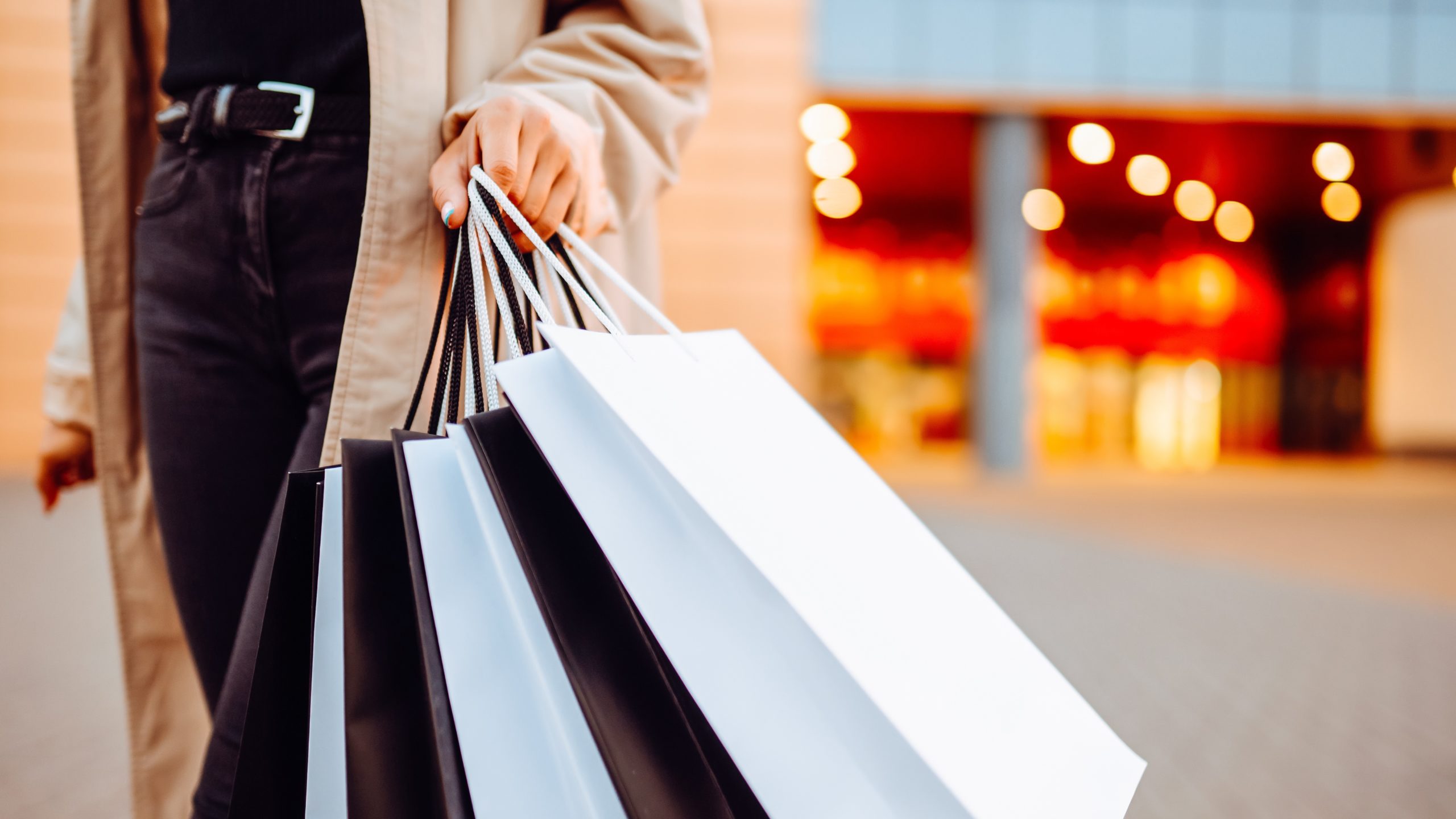 Tecnologie per il commercio: come cambia il lavoro nel negozio del futuro